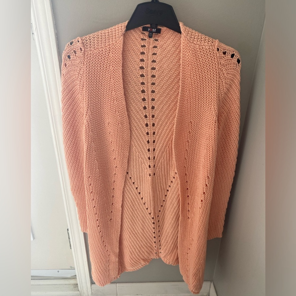 🔴 Peach Open-Knit Cardigan with V-Shaped Back Detail